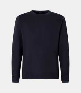 Jersey con detalle en el cuello.